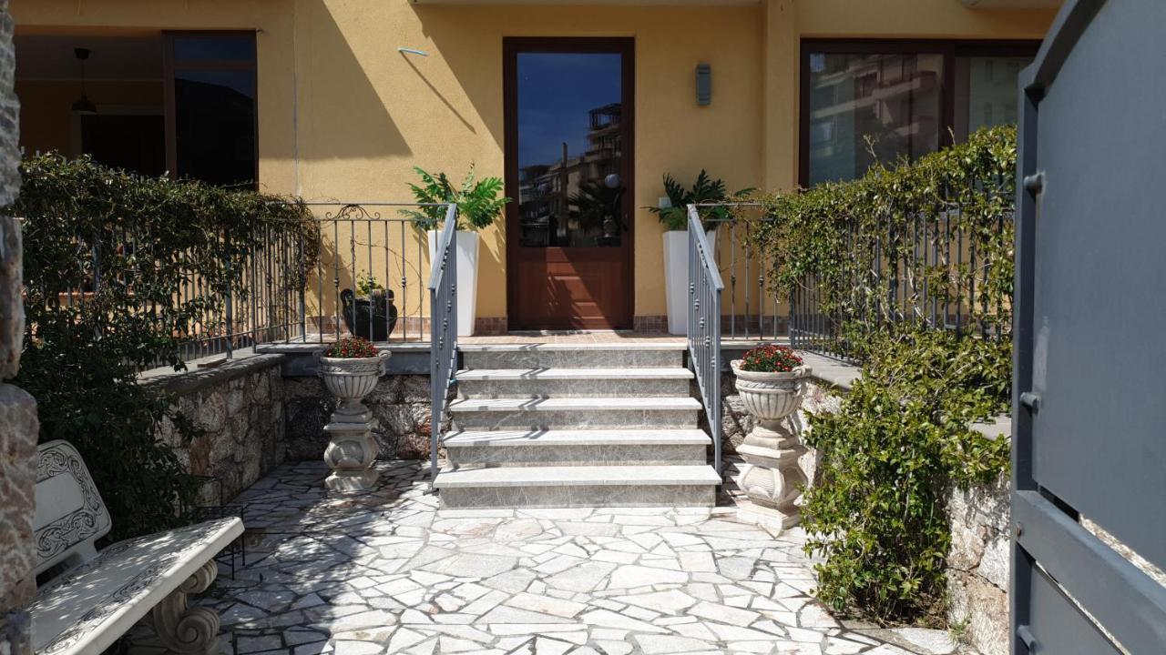 B&B Villa Chiara Bed And Breakfast Taormina Exterior photo